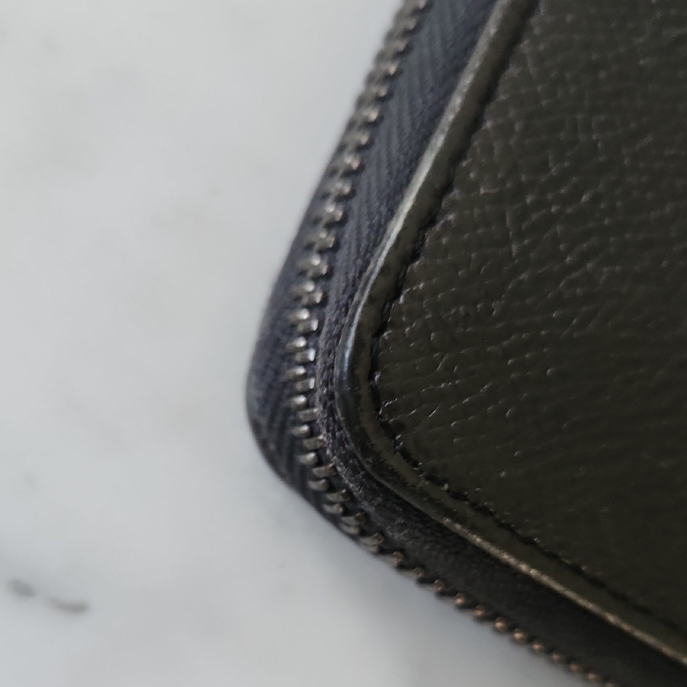 Tod's Long Zip Wallet With Pinstripe. Excellent Condition! Unisexy! - Picture 11 of 11